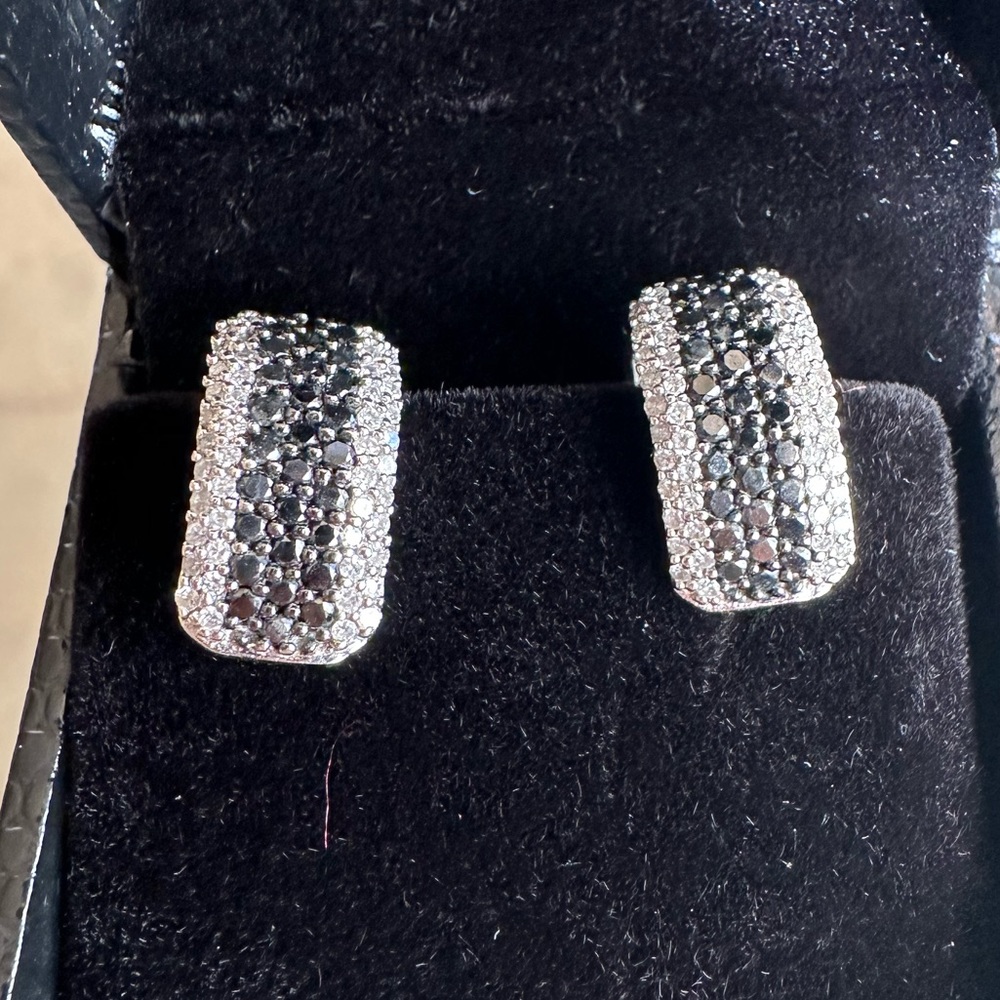 14K white gold  earrings with black and white diamonds